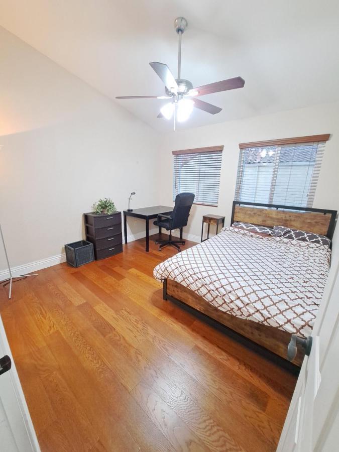 Venetian La Jolla 2 Bedroom Luxury Furnished Near Beach And Utc Mall *