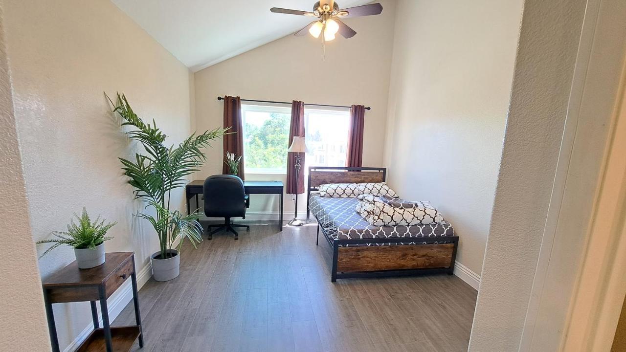 Venetian La Jolla 2 Bedroom Luxury Furnished Near Beach And Utc Mall Aparthotel *